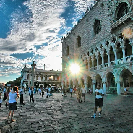 Casa Calle Frezzeria * Venice