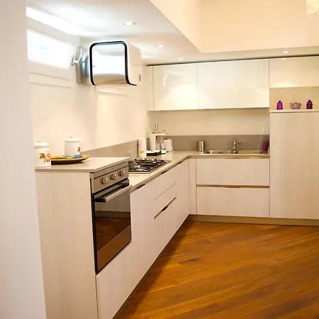 Casa Calle Frezzeria Apartment