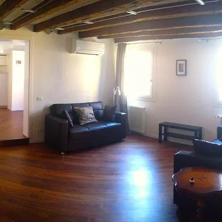 Casa Calle Frezzeria *