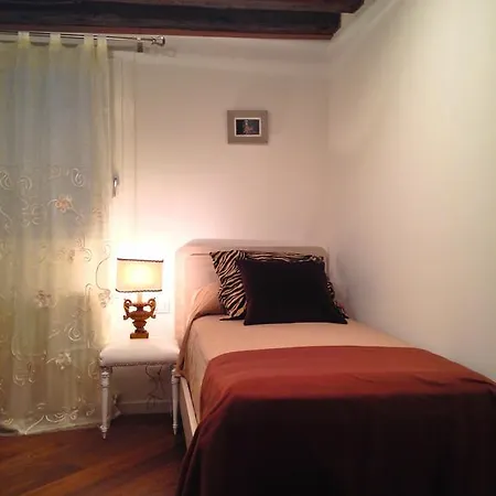 Casa Calle Frezzeria